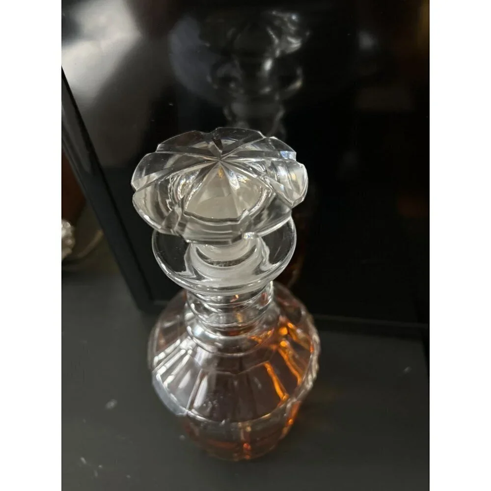 Georgian Lead Glass Decanter 3 Neck Rings and Mushroom Stopper, circa 1820
